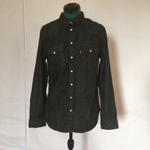 NWT Levi’s Button Up denim shirt